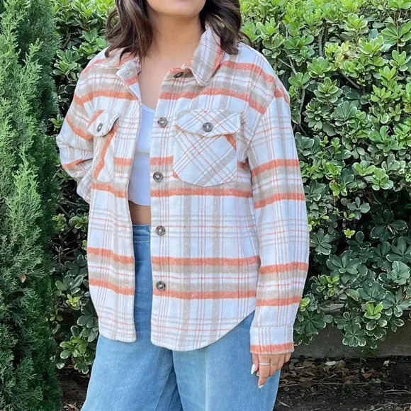 Plaid Flannel Shacket Oversized Khaki Oatmeal Thick Soft Cozy Material Pockets - Picture 3 of 6